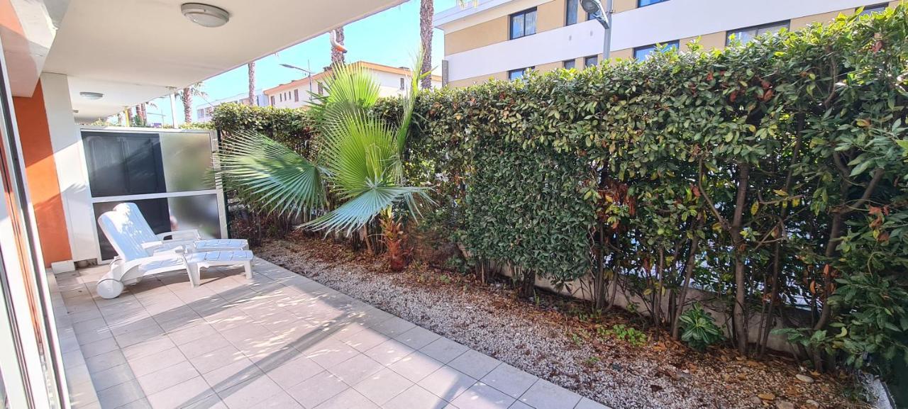 Residence Syracuse Villeneuve-Loubet Esterno foto