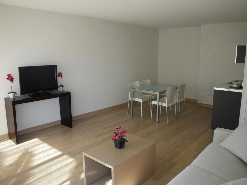 Residence Syracuse Villeneuve-Loubet Esterno foto